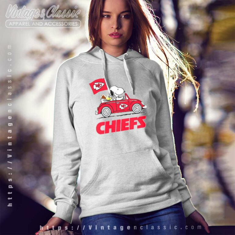 Snoopy Woodstock Driving Car Kansas City Chiefs Hoodie Snoopy Woodstock Driving Car Kansas City Chiefs Hoodie
