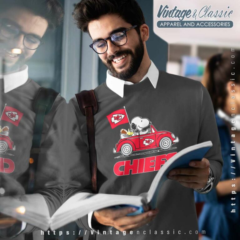Snoopy Woodstock Driving Car Kansas City Chiefs Sweatshirt Snoopy Woodstock Driving Car Kansas City Chiefs Sweatshirt