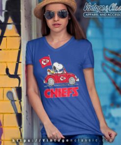 Snoopy Woodstock Driving Car Kansas City Chiefs V Neck TShirt