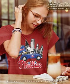Snoopy Woodstock Driving Car Philadelphia Phillies Women TShirt