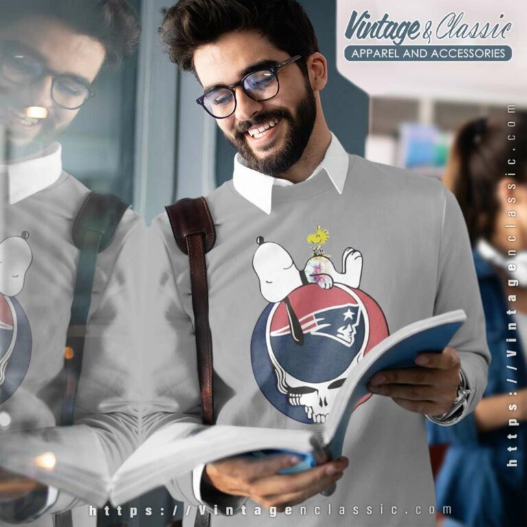 Snoopy Woodstock Grateful Dead New England Patriots Sweatshirt Snoopy Woodstock Grateful Dead New England Patriots Sweatshirt