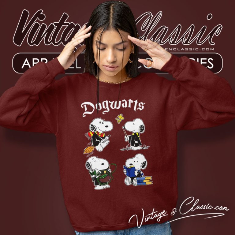 Snoopy Woodstock Harry Potter Dogwarts Sweatshirt Snoopy Woodstock Harry Potter Dogwarts Sweatshirt