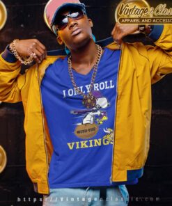 Snoopy Woodstock I Only Roll With The Minnesota Vikings V Neck TShirt