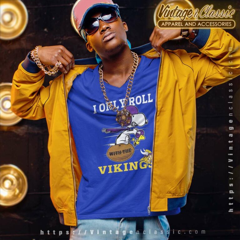 Snoopy Woodstock I Only Roll With The Minnesota Vikings V Neck TShirt Snoopy Woodstock I Only Roll With The Minnesota Vikings V Neck TShirt