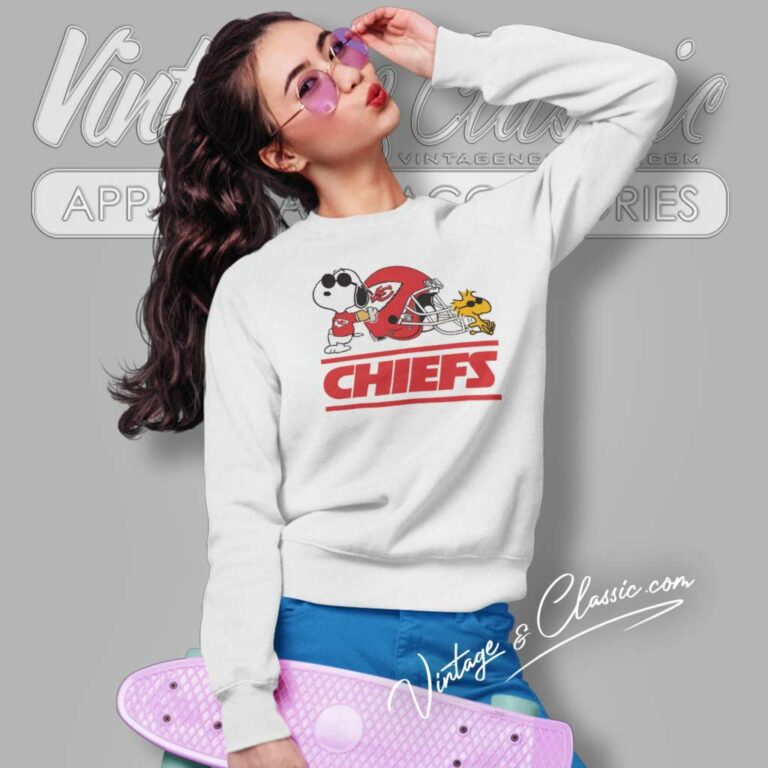 Snoopy Woodstock Kansas City Chiefs Sweatshirt Snoopy Woodstock Kansas City Chiefs Sweatshirt