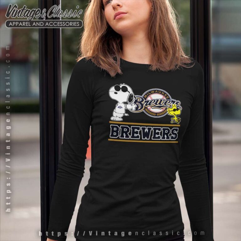 Snoopy Woodstock Milwaukee Brewers Baseball Long Sleeve Tee Snoopy Woodstock Milwaukee Brewers Baseball Long Sleeve Tee