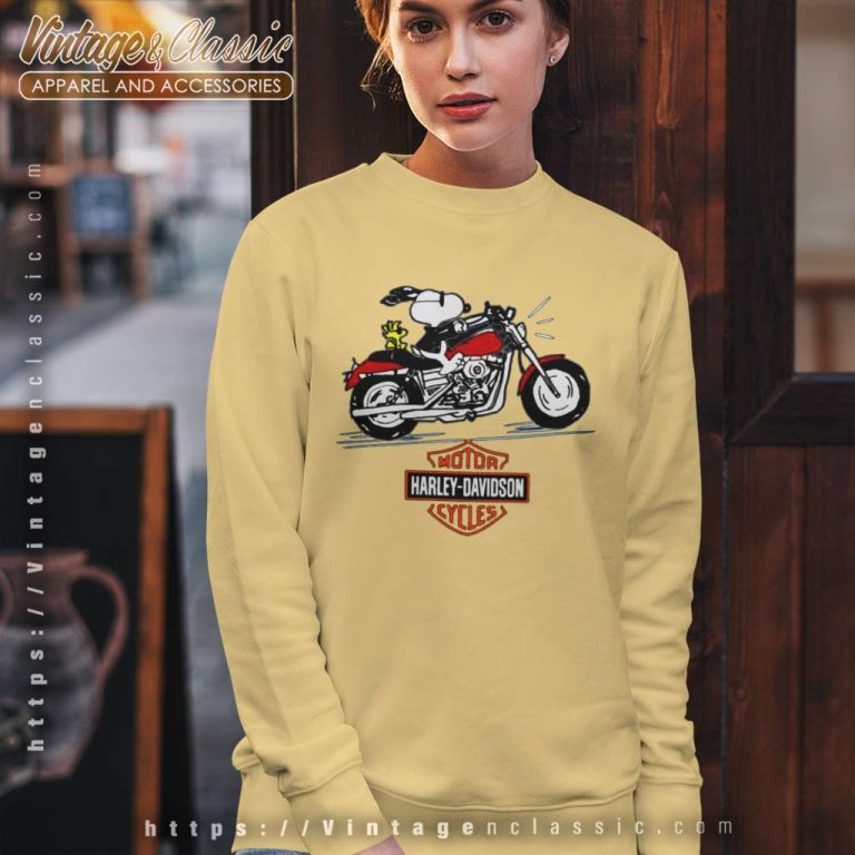 Snoopy Woodstock Motor Cycles Harley Davidson Logo Sweatshirt Snoopy Woodstock Motor Cycles Harley Davidson Logo Sweatshirt