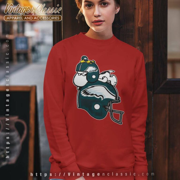 Snoopy Woodstock Resting On Philadelphia Eagles Helmet Sweatshirt Snoopy Woodstock Resting On Philadelphia Eagles Helmet Sweatshirt