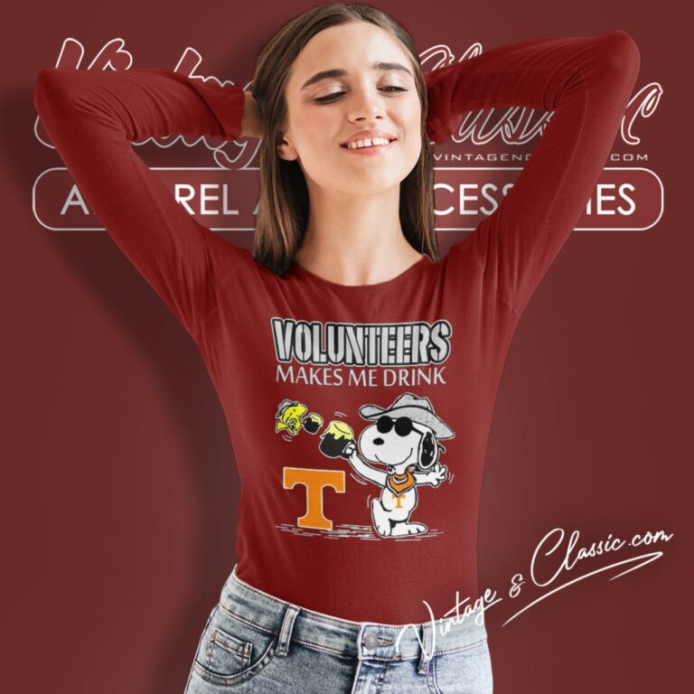 Snoopy Woodstock Tennessee Volunteers Makes Me Drinks Long Sleeve Tee Snoopy Woodstock Tennessee Volunteers Makes Me Drinks Long Sleeve Tee