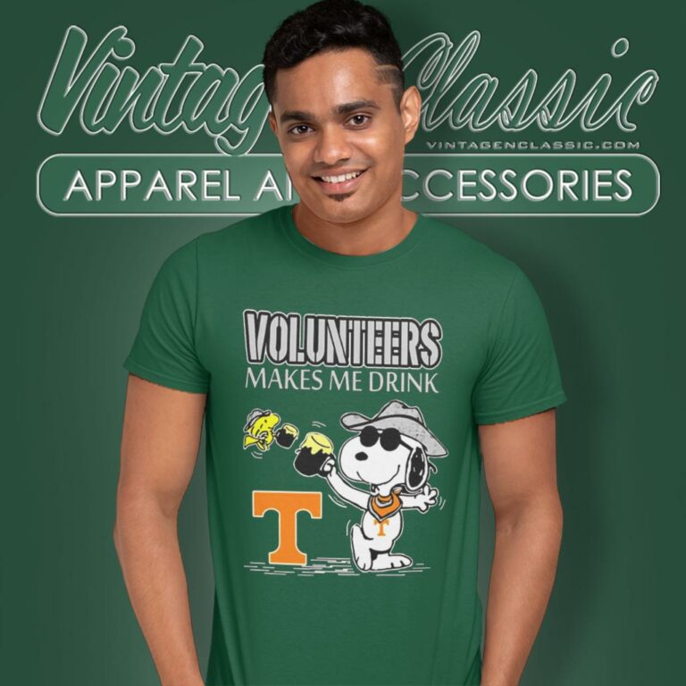 Snoopy Woodstock Tennessee Volunteers Makes Me Drinks T Shirt Snoopy Woodstock Tennessee Volunteers Makes Me Drinks T Shirt