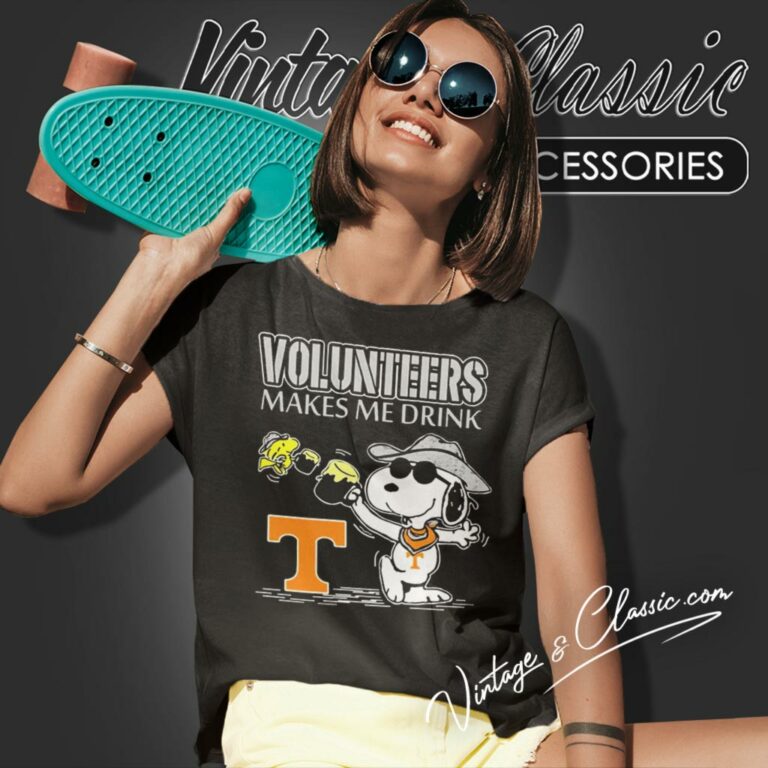 Snoopy Woodstock Tennessee Volunteers Makes Me Drinks Women T Shirt Snoopy Woodstock Tennessee Volunteers Makes Me Drinks Women T Shirt