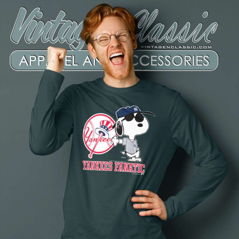 Snoopy Yankees Fanatic MLB Long Sleeve Tee Snoopy Yankees Fanatic MLB Long Sleeve Tee