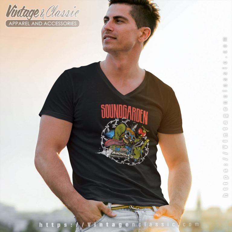Soundgarden Badmotorfinger Tour V Neck TShirt Soundgarden Badmotorfinger Tour V Neck TShirt