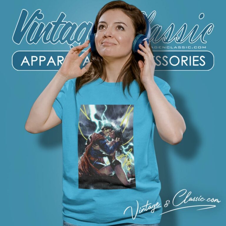 Superman Kissing Wonder Woman Women T Shirt Superman Kissing Wonder Woman Women T Shirt