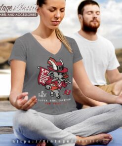 Tampa Bay Buccaneers Tom Brady Super Bowl Lvl Champions Goat Hometown Player V Neck TShirt