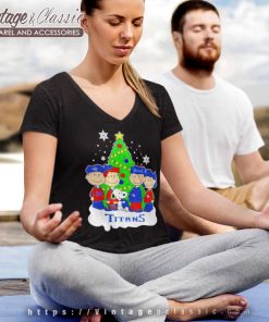Tennessee Titans Shirt The Peanuts Characters Christmas 2023 V Neck TShirt