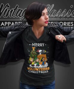 Tennessee Volunteers Snoopy And Friends Merry Christmas V Neck TShirt