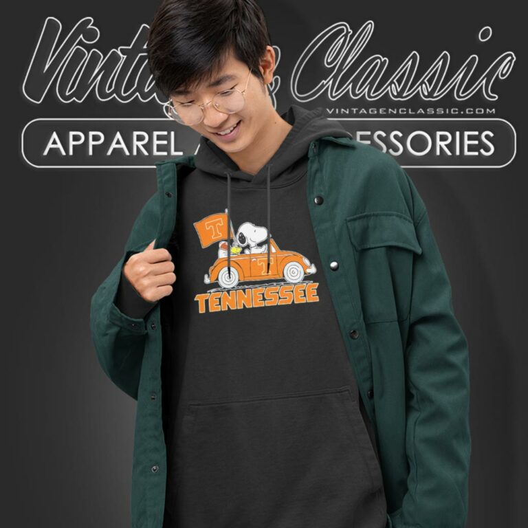 Tennessee Volunteers Snoopy Driving Car Hoodie Tennessee Volunteers Snoopy Driving Car Hoodie