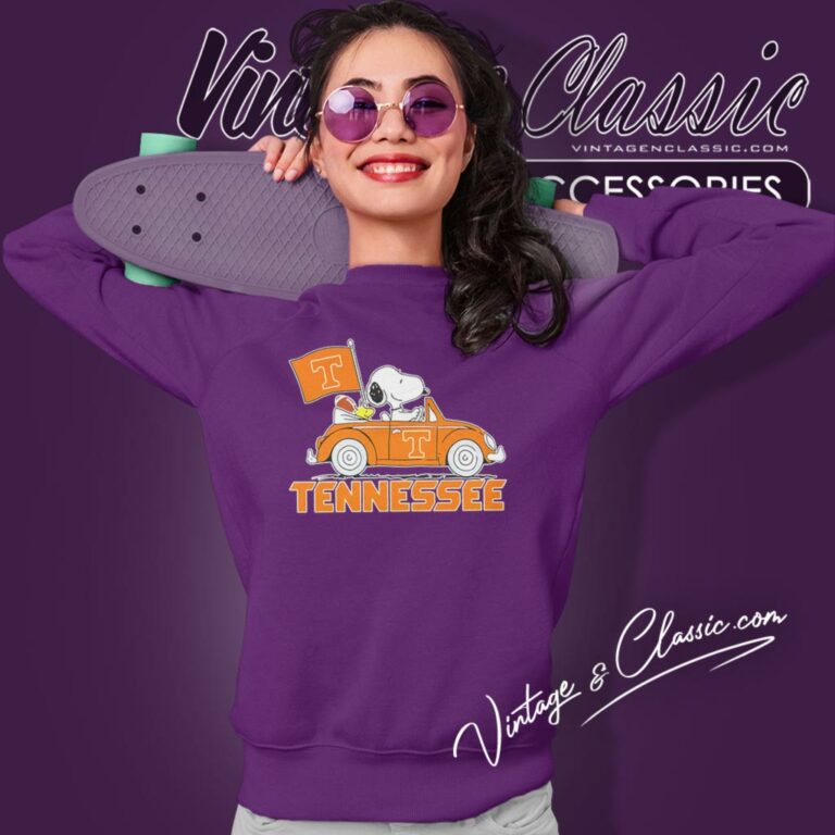 Tennessee Volunteers Snoopy Driving Car Sweatshirt Tennessee Volunteers Snoopy Driving Car Sweatshirt