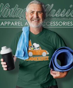 Tennessee Volunteers Snoopy Driving Car V Neck TShirt