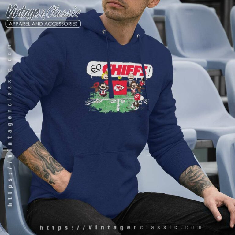 The Peanuts Cheering Go Snoopy Kansas City Chiefs Hoodie The Peanuts Cheering Go Snoopy Kansas City Chiefs Hoodie