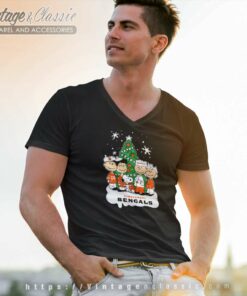 The Peanuts Movie Christmas Tree Cincinnati Bengals V Neck TShirt