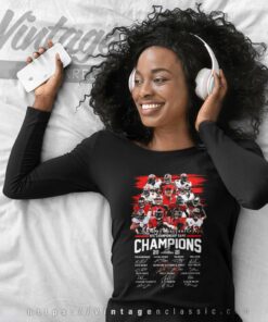 The Tampa Bay Buccaneers Players Super Bowl Lv Champions 2021 Signatures Long Sleeve Tee