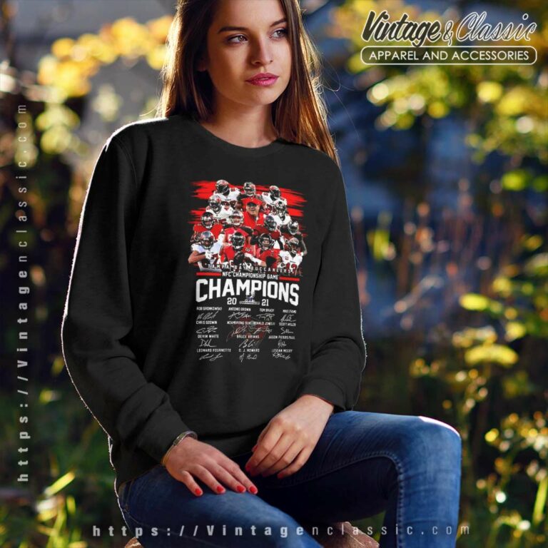 The Tampa Bay Buccaneers Players Super Bowl Lv Champions 2021 Signatures Sweatshirt The Tampa Bay Buccaneers Players Super Bowl Lv Champions 2021 Signatures Sweatshirt