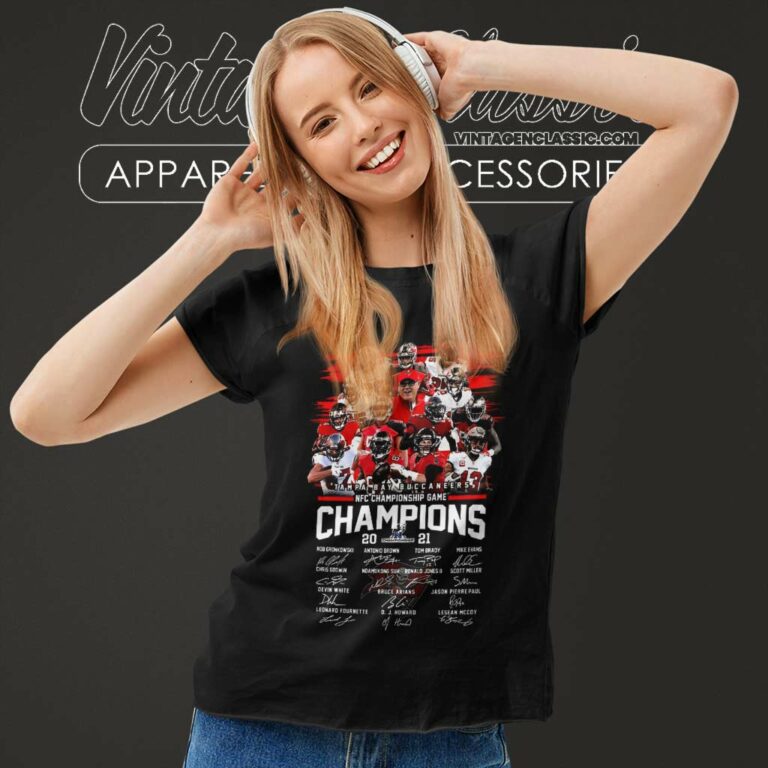 The Tampa Bay Buccaneers Players Super Bowl Lv Champions 2021 Signatures Women TShirt The Tampa Bay Buccaneers Players Super Bowl Lv Champions 2021 Signatures Women TShirt