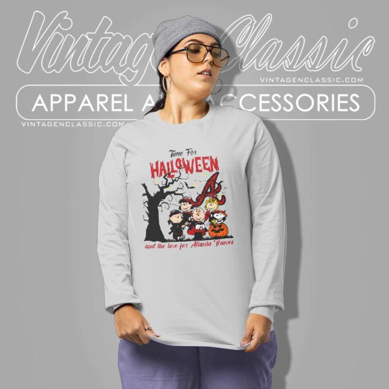 Snoopy Peanuts Time For Halloween And The Love For Atlanta Braves Long Sleeve Tee Snoopy Peanuts Time For Halloween And The Love For Atlanta Braves Long Sleeve Tee