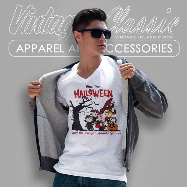 Snoopy Peanuts Time For Halloween And The Love For Atlanta Braves V Neck TShirt Snoopy Peanuts Time For Halloween And The Love For Atlanta Braves V Neck TShirt