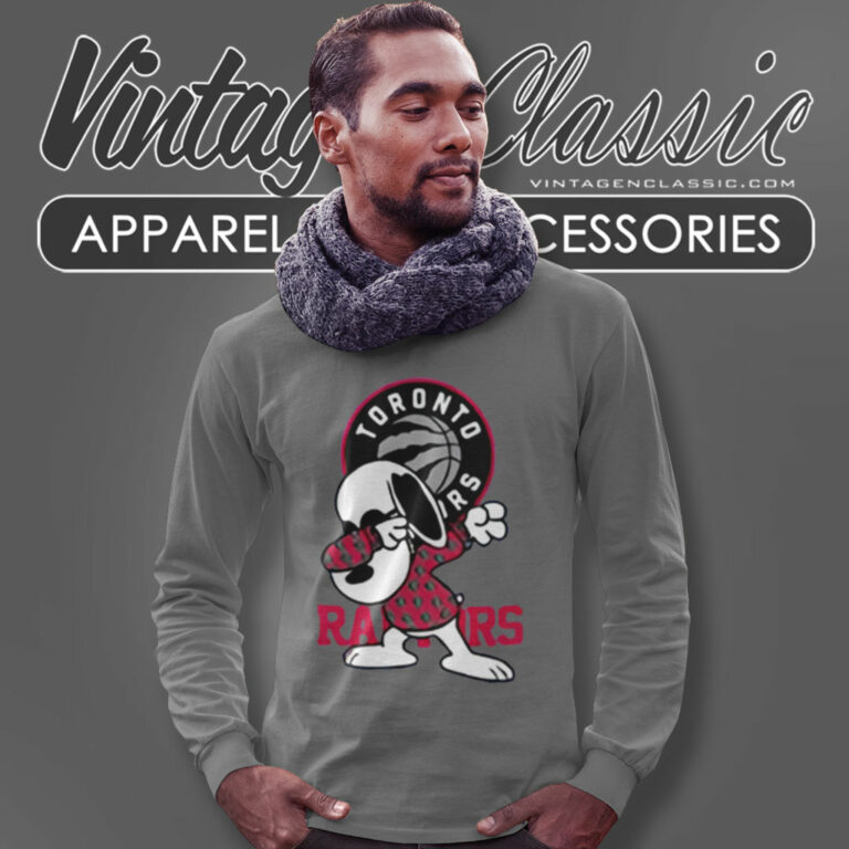 Toronto Raptors Snoopy Dabbing Long Sleeve Tee Toronto Raptors Snoopy Dabbing Long Sleeve Tee
