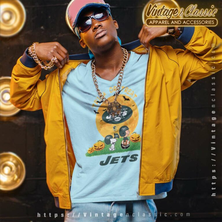 Trick Or Treat Snoopy New York Jets V Neck TShirt Trick Or Treat Snoopy New York Jets V Neck TShirt