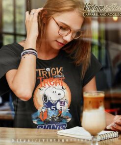 Trick Or Treat Snoopy New York Giants Women TShirt