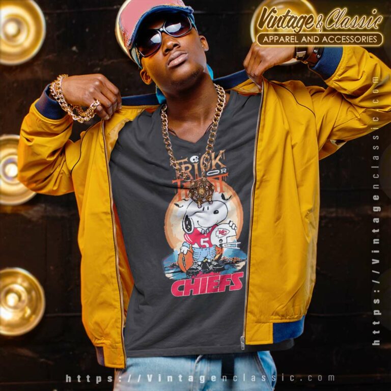 Trick Or Treat Snoopy Teams Kansas City Chiefs V Neck TShirt Trick Or Treat Snoopy Teams Kansas City Chiefs V Neck TShirt