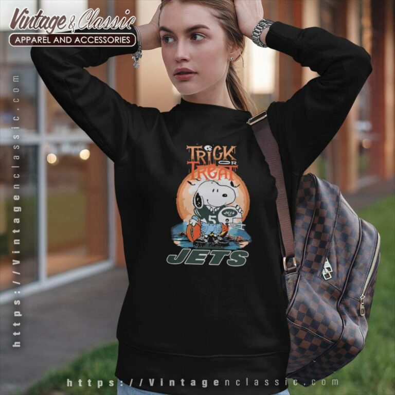 Trick Treat Snoopy Teams New York Jets Sweatshirt Trick Treat Snoopy Teams New York Jets Sweatshirt