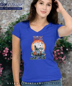 Trick Treat Snoopy Teams New York Jets V Neck TShirt