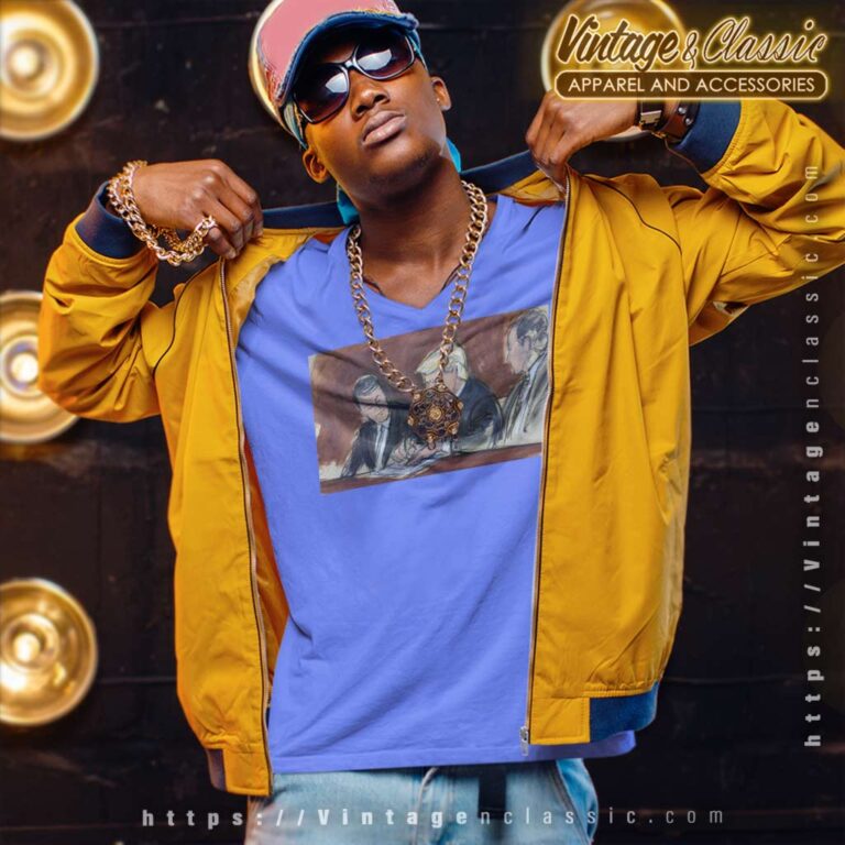 Trump In Federal Court V Neck TShirt Trump In Federal Court V Neck TShirt