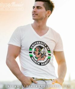 Und University Of North Dakota V Neck TShirt