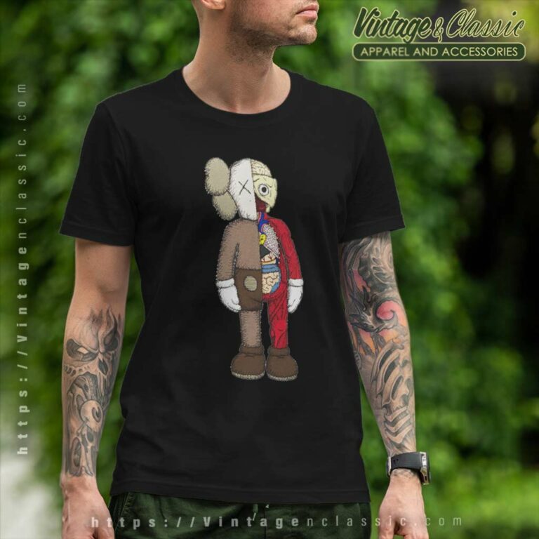 Uniqlo Mens Kaws Collection White Graphic T Shirt Uniqlo Mens Kaws Collection White Graphic T Shirt