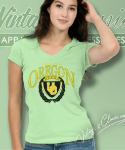 University Of Oregon Ducks Football Team Shirt 5 University Of Oregon Ducks Football Team V Neck TShirt