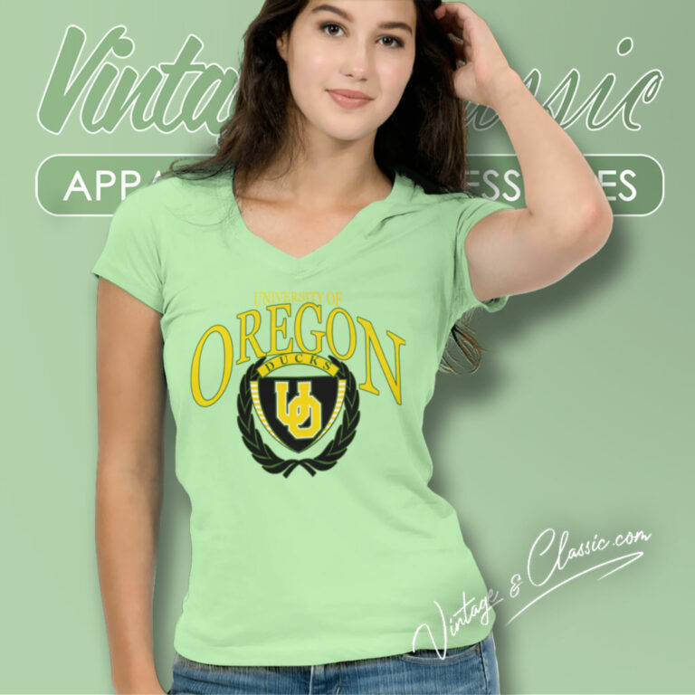 University Of Oregon Ducks Football Team V Neck TShirt University Of Oregon Ducks Football Team V Neck TShirt