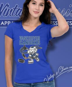 Vancouver Canucks Snoopy Hockey V Neck TShirt