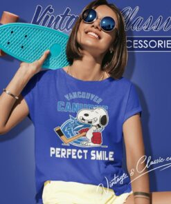 Vancouver Canucks Snoopy Perfect Smile Women T Shirt