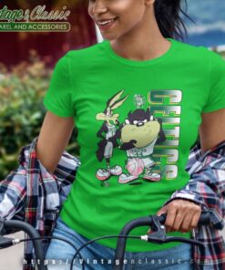 Vintage 1993 Boston Celtics Looney Tunes Women TShirt
