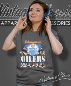Vintage 1993 Edmonton Oilers Nhl Hockey Women T Shirt