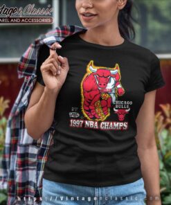 Vintage 1997 Chicago Bulls 5 Peat Nba Champs Women TShirt