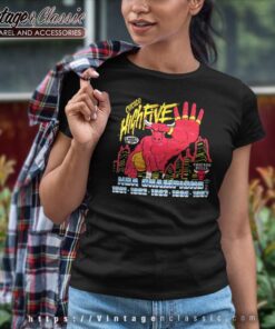 Vintage 1997 Chicago Bulls High Five Champions Women TShirt