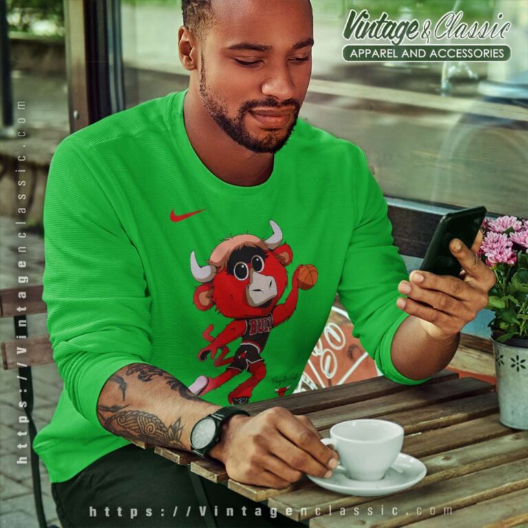 Vintage 1997 Nba Champs Chicago Bulls Sweatshirt Vintage 1997 Nba Champs Chicago Bulls Sweatshirt