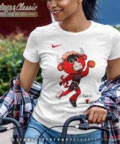 Vintage 1997 Nba Champs Chicago Bulls Women TShirt